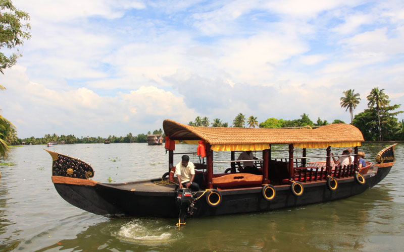 Shikara boat tour kerala alleppey